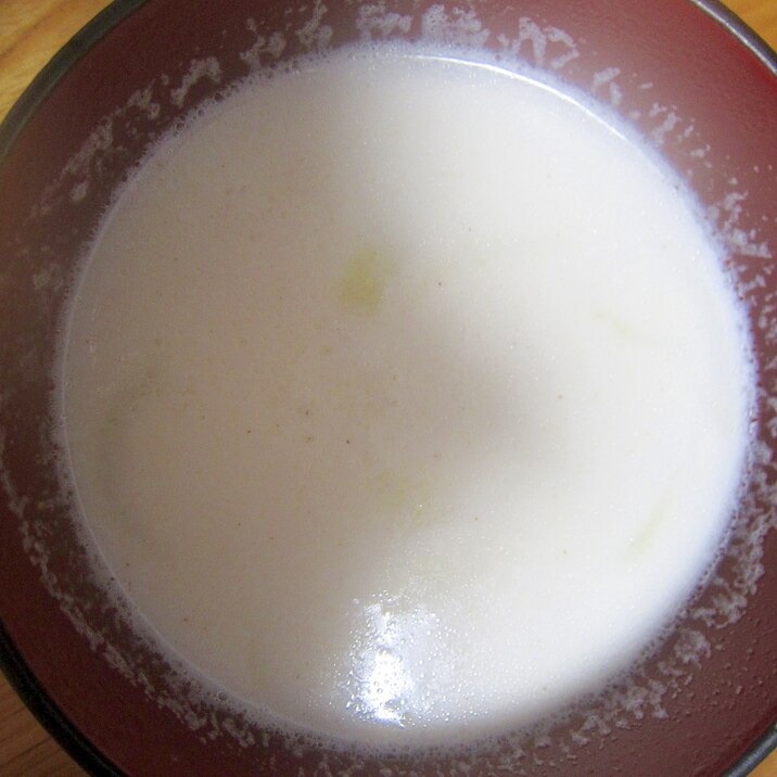 玉葱とじゃが芋の牛乳スープ